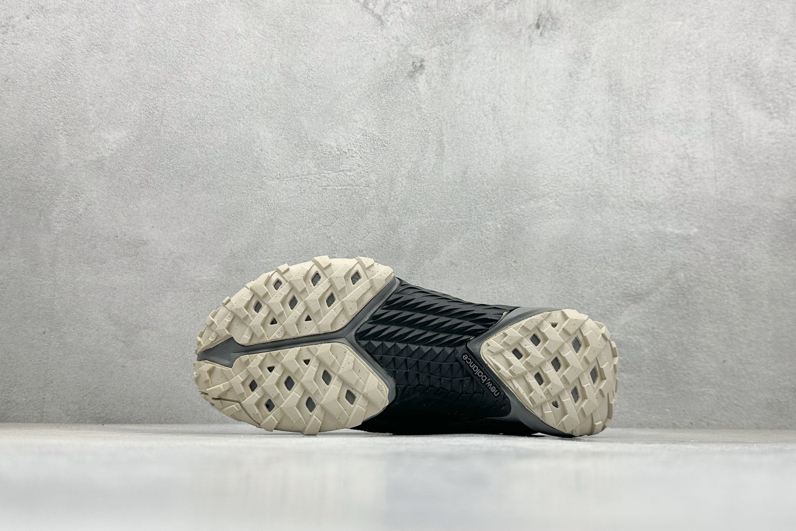 200 XC版New Balance NB MT10O 舒适时尚 减震耐磨 低帮 生活休闲鞋 MTM10LEA