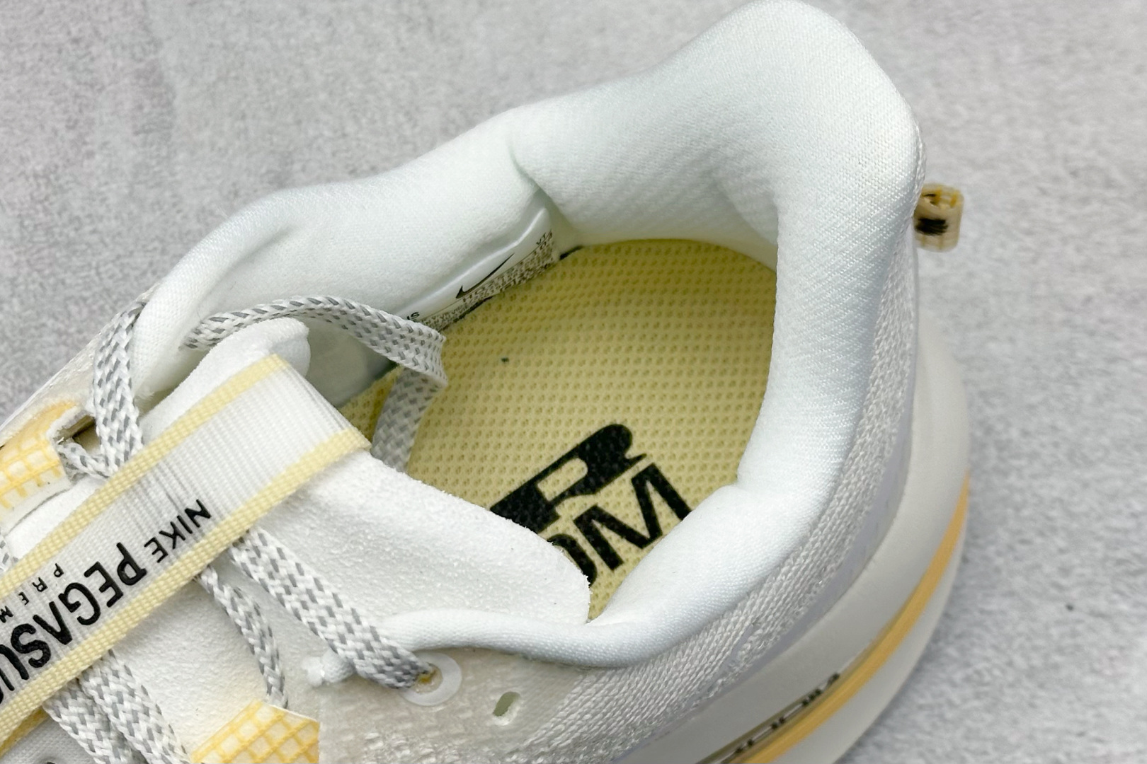 250 YH版Nike Air Zoom Pegasus Premium 耐克网面全掌气垫缓震跑鞋 HQ2593-104