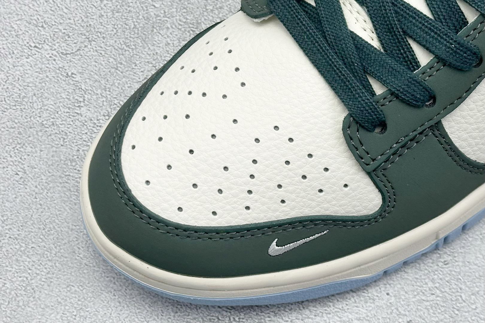 280 XC版Nike SB Dunk Low x Balenciaga 绿白小勾 ZH2598-274