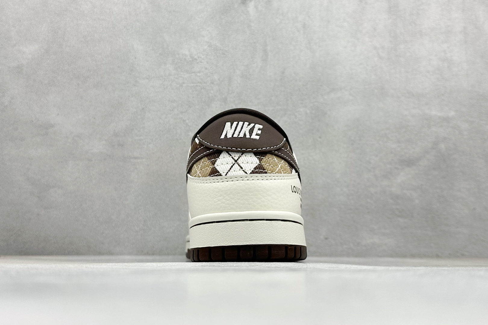 280 SC版Nike SB Dunk Low LV联名 白棕网格 高端定制 低帮休闲板鞋 SC0601-461