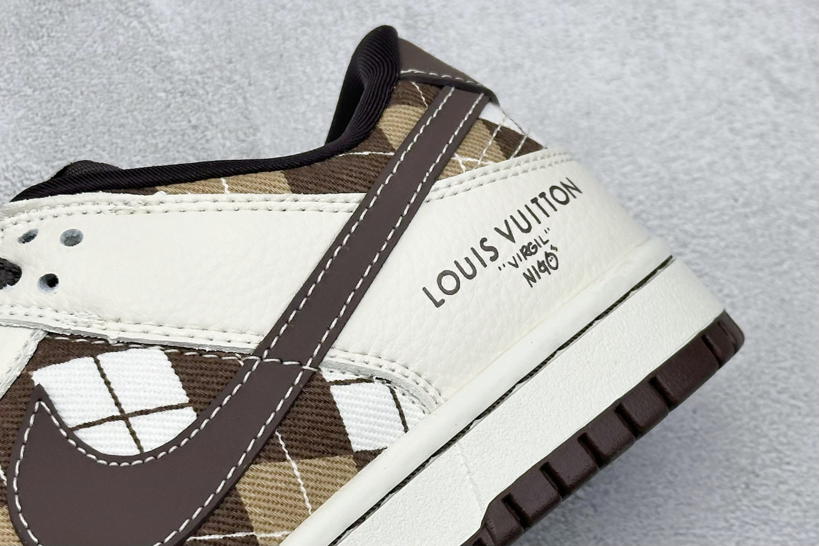 280 SC版Nike SB Dunk Low LV联名 白棕网格 高端定制 低帮休闲板鞋 SC0601-461
