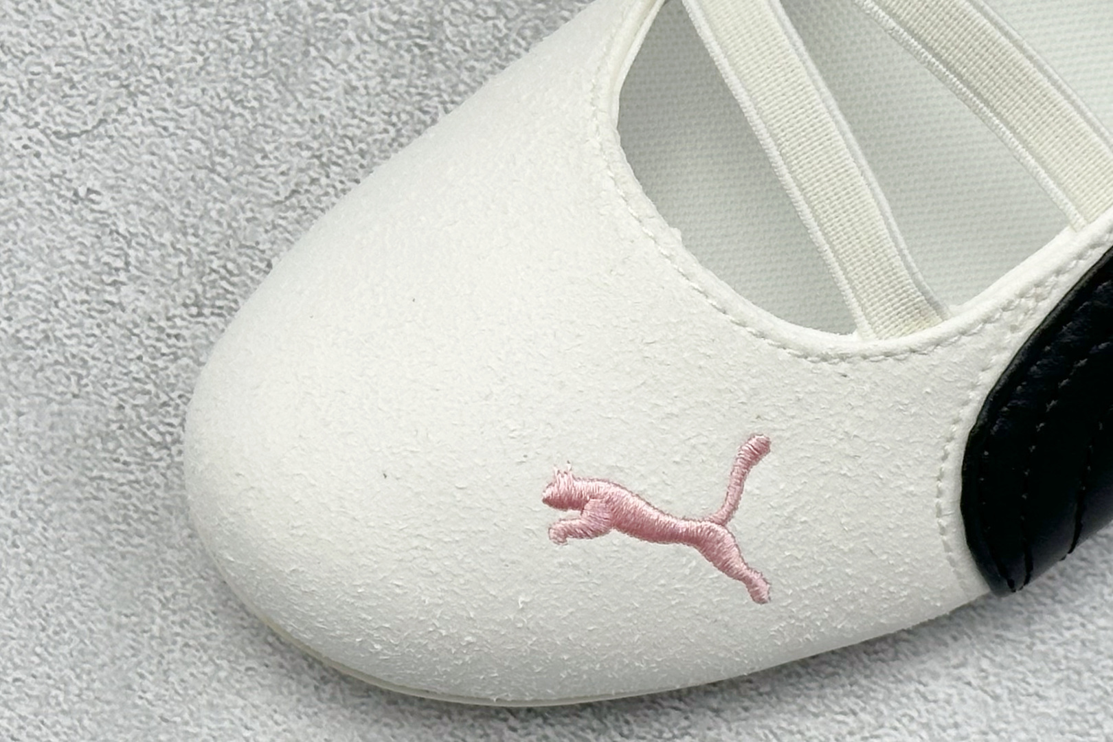 150 XS版 PuMa Speedcat 舒适百搭低帮 玛丽珍芭蕾鞋 404395-01-Chinese UA Cheap High Quatity Brand Clothes Bags handbags Sneakers wholesale wholesaler seller from China Factory suppliers Fashion Clothing Shoes best Quality Beautiful Price 150 XS版 PuMa Speedcat 舒适百搭低帮 玛丽珍芭蕾鞋 404395-01