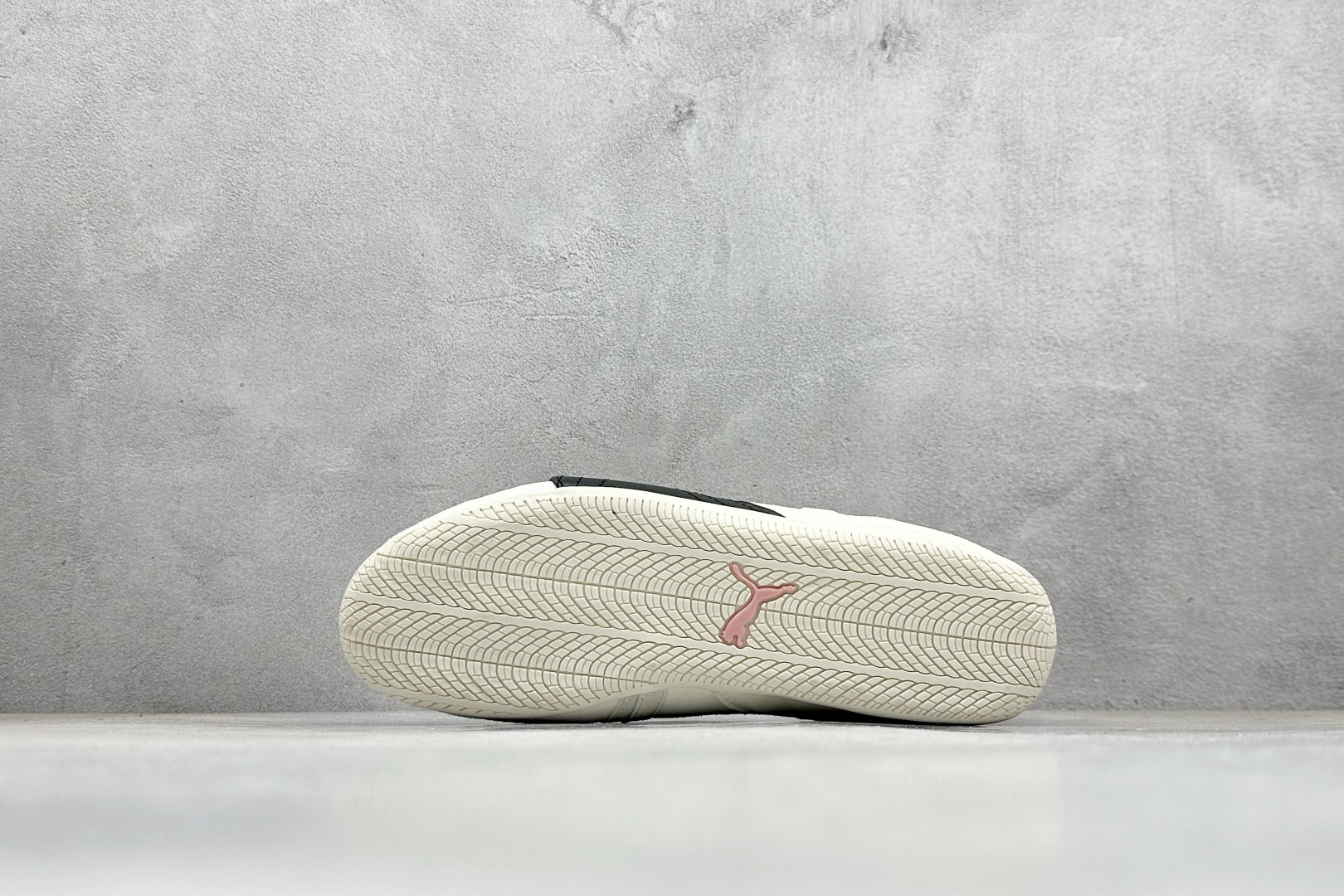 150 XS版 PuMa Speedcat 舒适百搭低帮 玛丽珍芭蕾鞋 404395-01-Chinese UA Cheap High Quatity Brand Clothes Bags handbags Sneakers wholesale wholesaler seller from China Factory suppliers Fashion Clothing Shoes best Quality Beautiful Price 150 XS版 PuMa Speedcat 舒适百搭低帮 玛丽珍芭蕾鞋 404395-01
