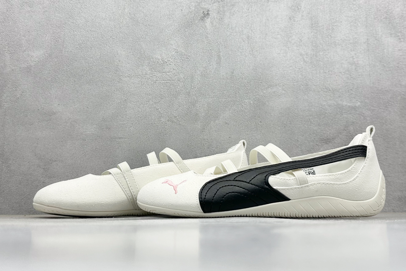 150 XS版 PuMa Speedcat 舒适百搭低帮 玛丽珍芭蕾鞋 404395-01-Chinese UA Cheap High Quatity Brand Clothes Bags handbags Sneakers wholesale wholesaler seller from China Factory suppliers Fashion Clothing Shoes best Quality Beautiful Price 150 XS版 PuMa Speedcat 舒适百搭低帮 玛丽珍芭蕾鞋 404395-01