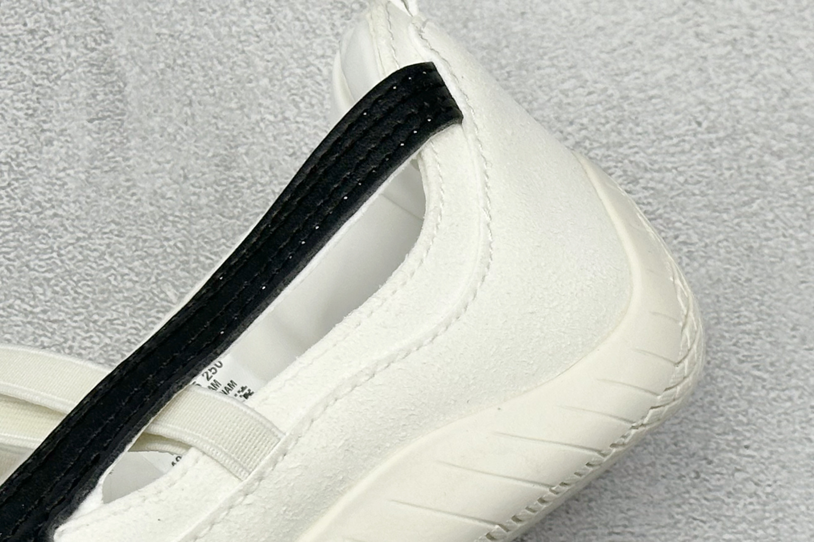 150 XS版 PuMa Speedcat 舒适百搭低帮 玛丽珍芭蕾鞋 404395-01-Chinese UA Cheap High Quatity Brand Clothes Bags handbags Sneakers wholesale wholesaler seller from China Factory suppliers Fashion Clothing Shoes best Quality Beautiful Price 150 XS版 PuMa Speedcat 舒适百搭低帮 玛丽珍芭蕾鞋 404395-01