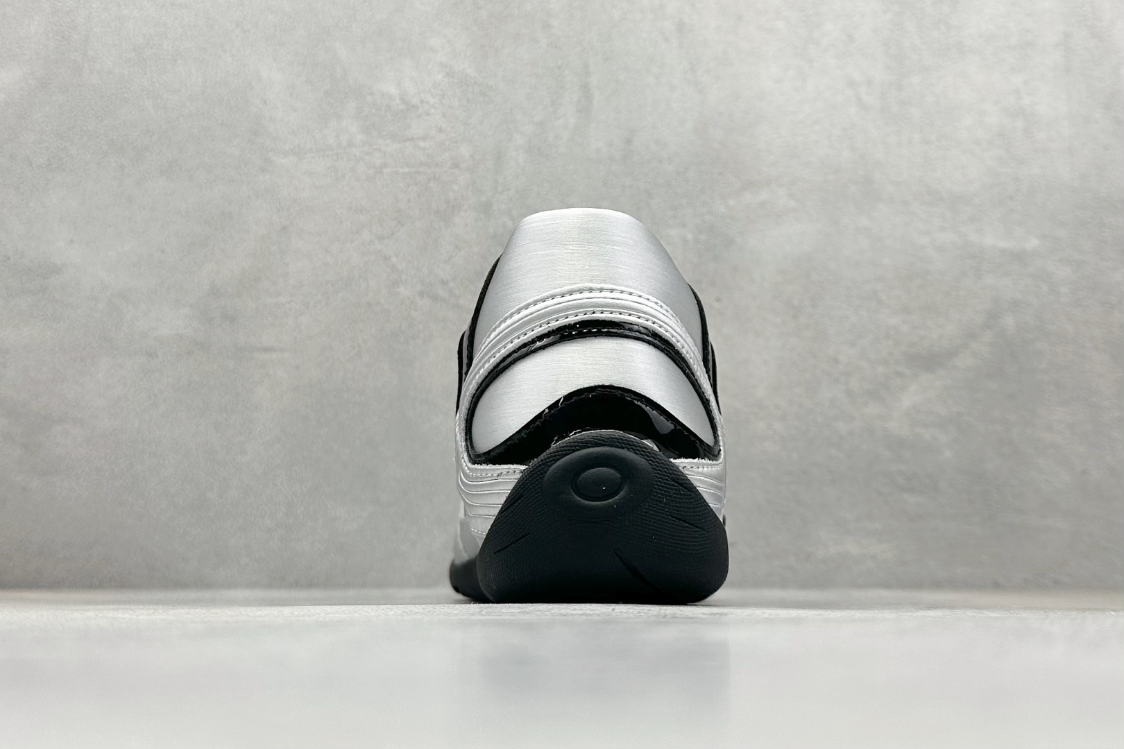 230 Old Order 舒适百搭生活休闲鞋 银黑