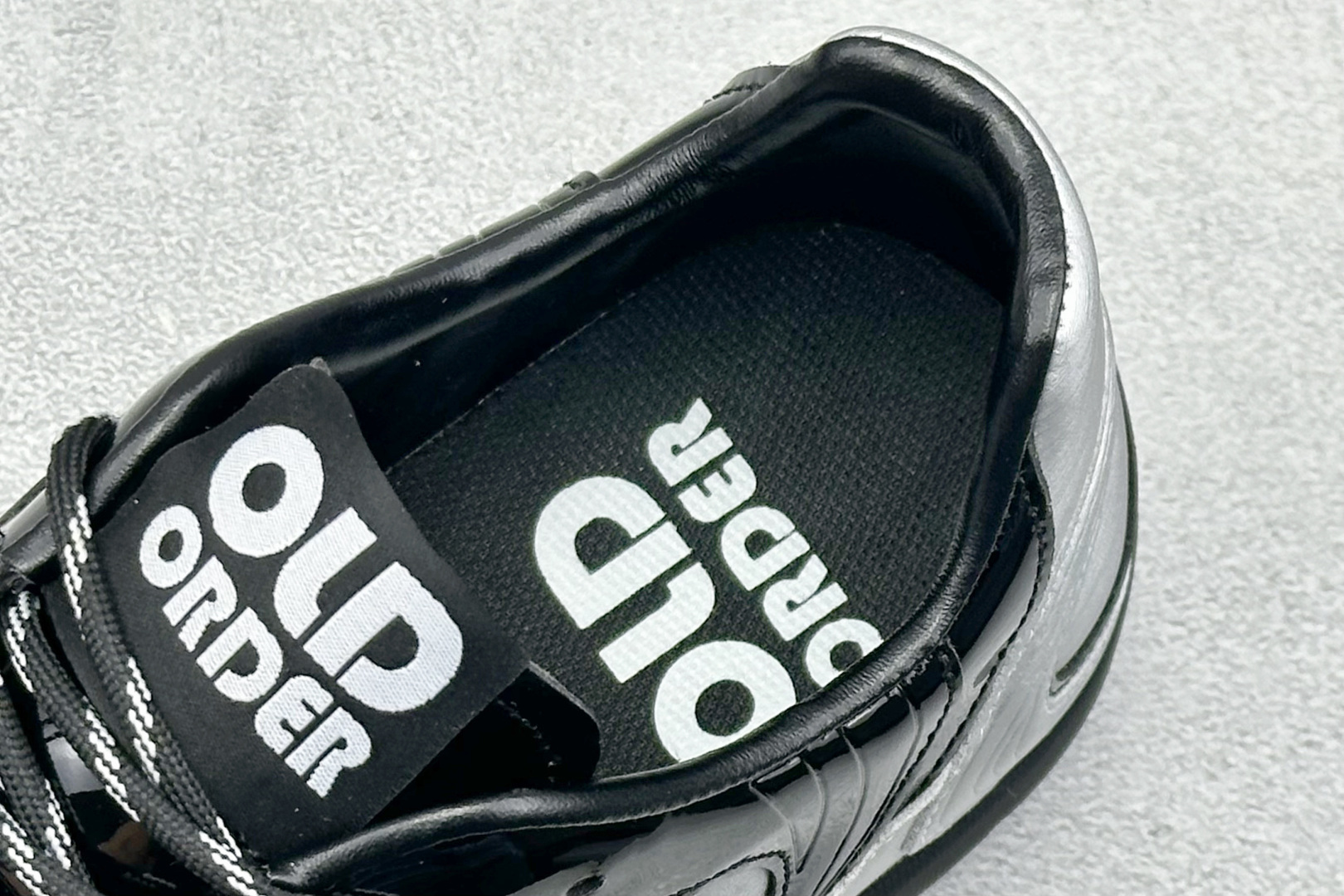 230 Old Order 舒适百搭生活休闲鞋 银黑