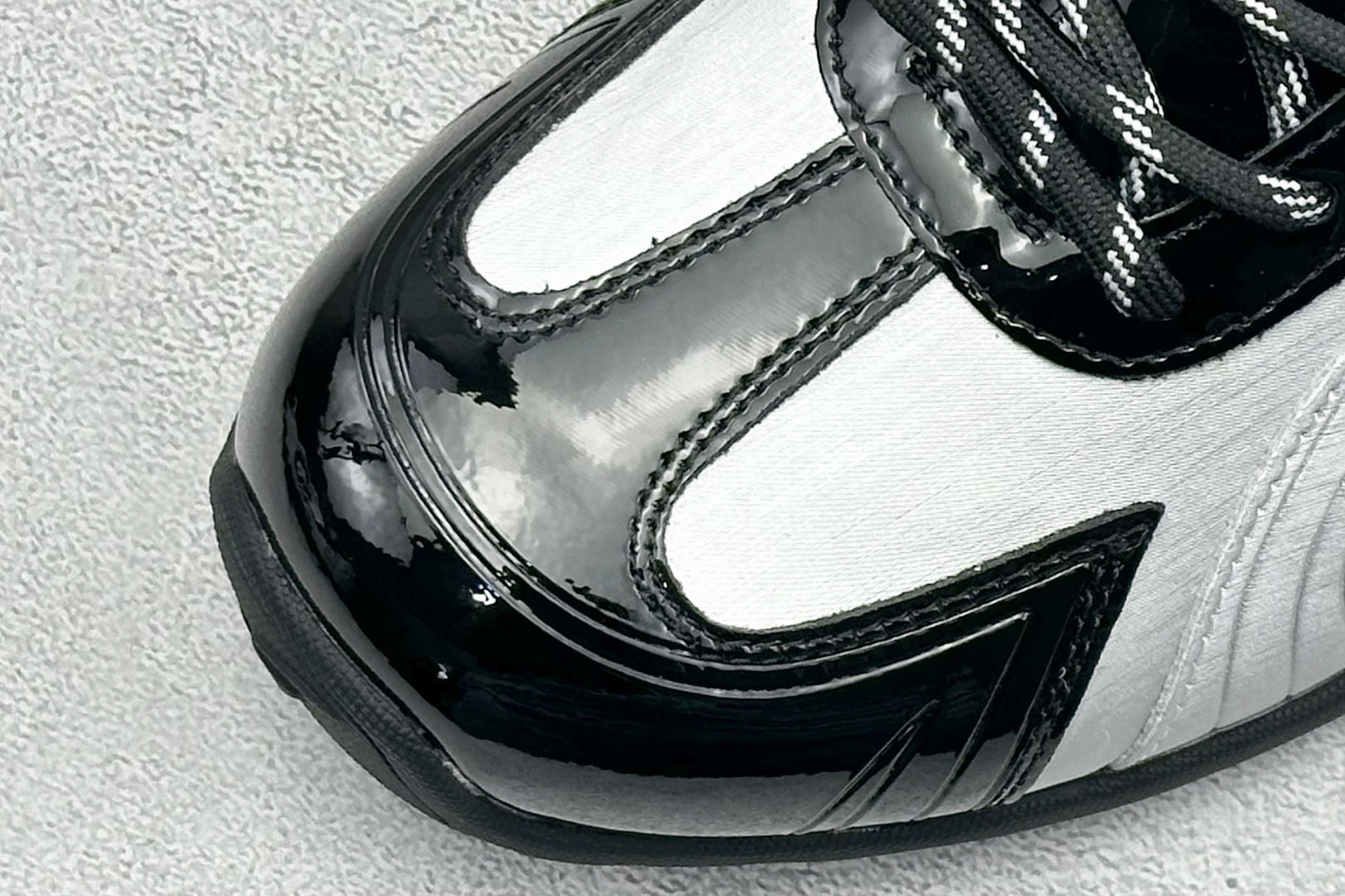 230 Old Order 舒适百搭生活休闲鞋 银黑