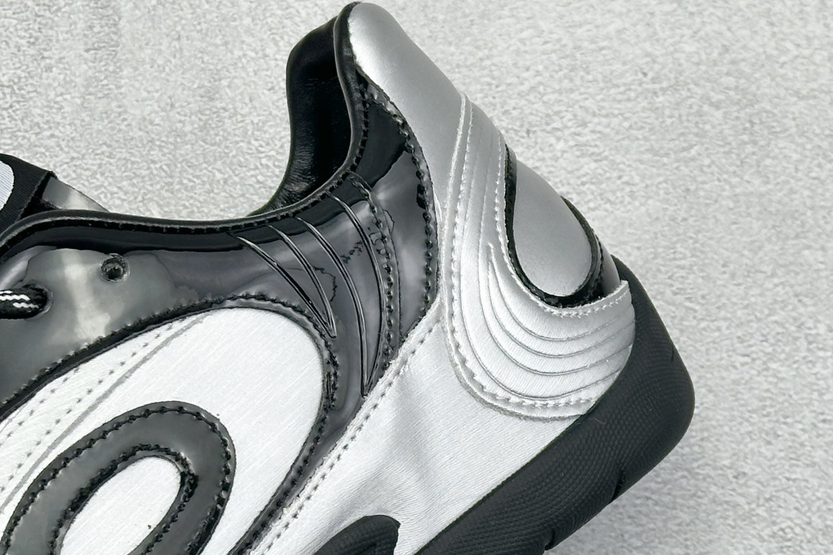 230 Old Order 舒适百搭生活休闲鞋 银黑