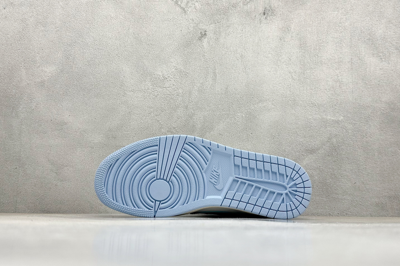 240 Travis Scott x Nike Air Jordan 1 Low x OFF-WHITE Air Jordan 1 Low 反转红白蓝小勾满天星倒钩 HS8068-066