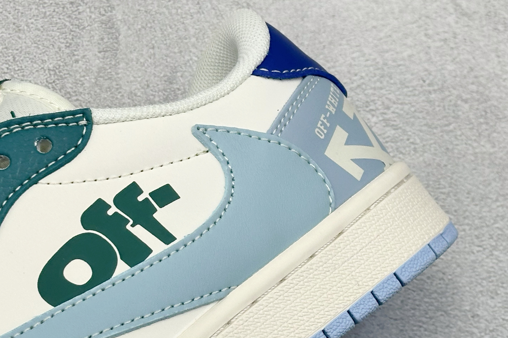 240 Travis Scott x Nike Air Jordan 1 Low x OFF-WHITE Air Jordan 1 Low 反转红白蓝小勾满天星倒钩 HS8068-066