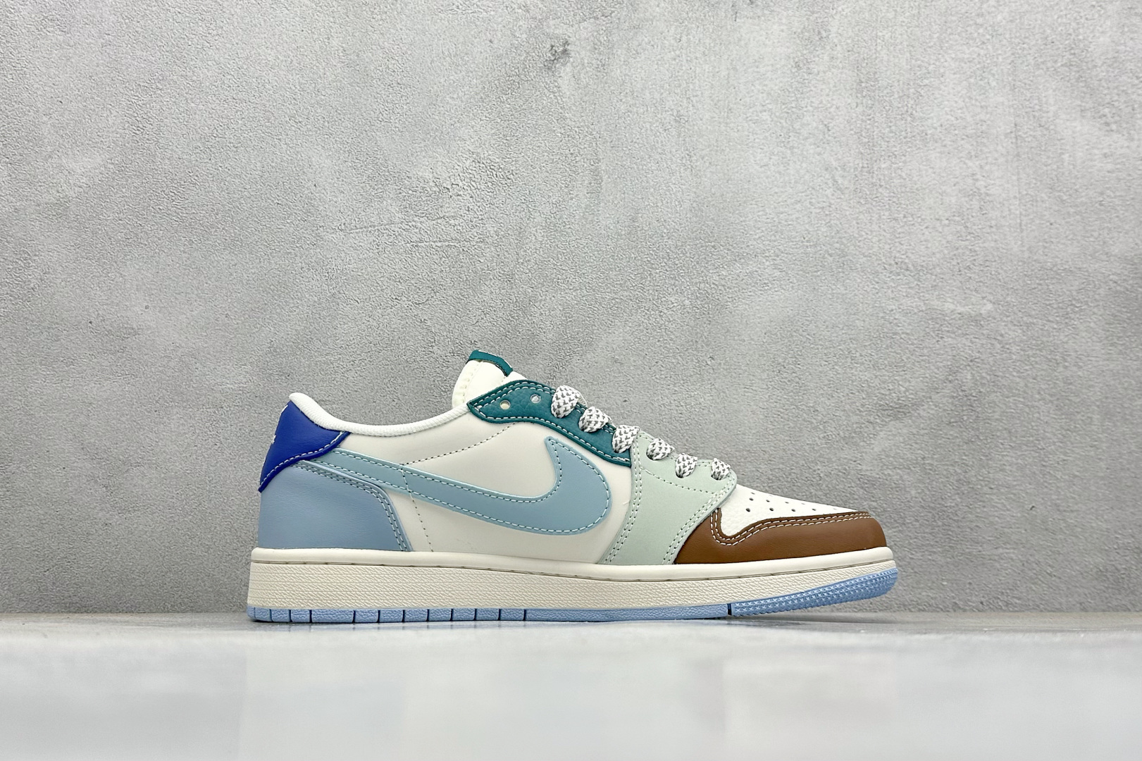 240 Travis Scott x Nike Air Jordan 1 Low x OFF-WHITE Air Jordan 1 Low 反转红白蓝小勾满天星倒钩 HS8068-066
