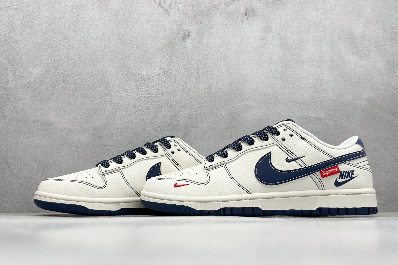 280 Nike SB Dunk Low Supreme联名 米蓝勾 高端定制 低帮休闲板鞋 HH7518-083