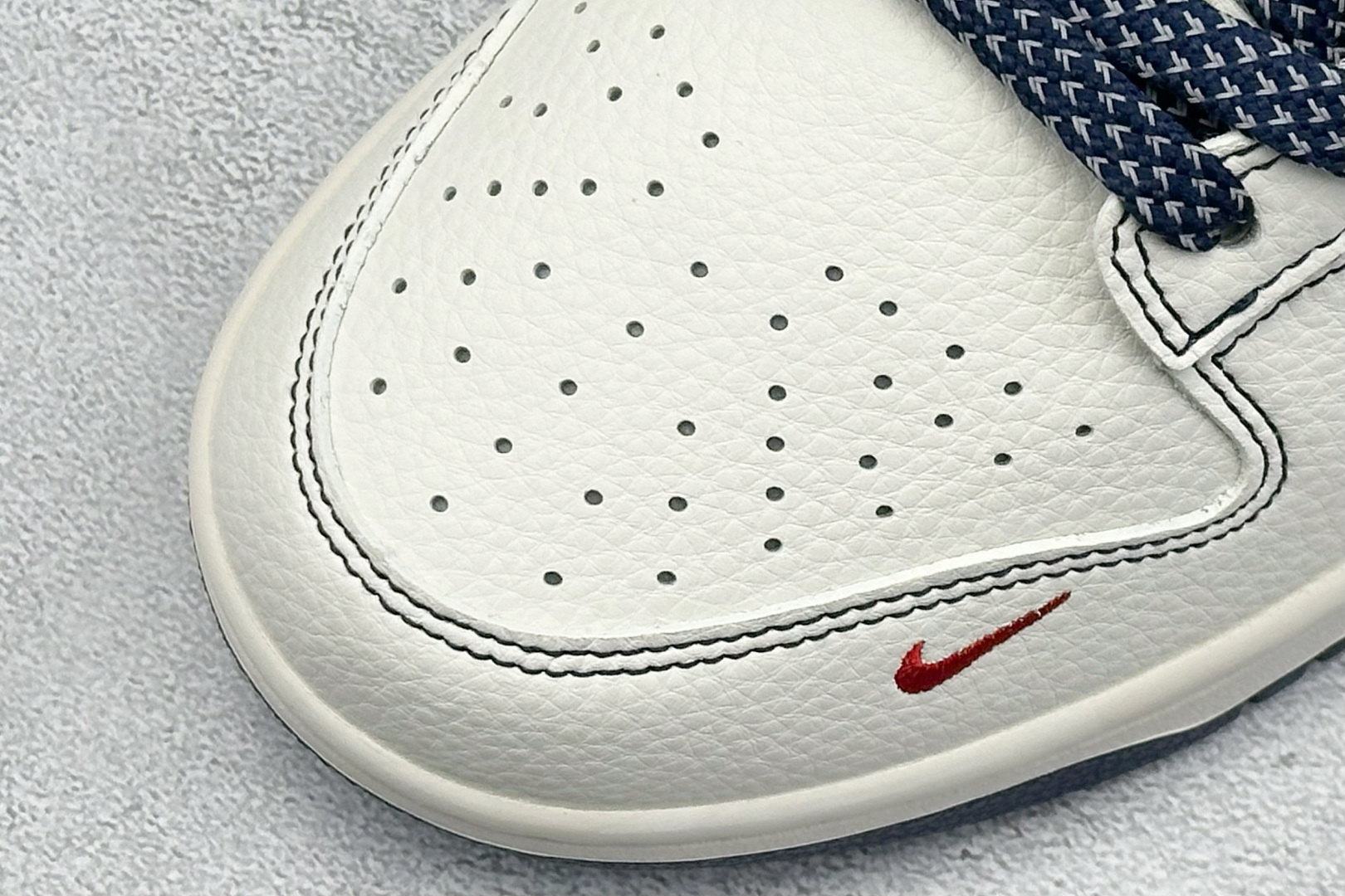 280 Nike SB Dunk Low Supreme联名 米蓝勾 高端定制 低帮休闲板鞋 HH7518-083