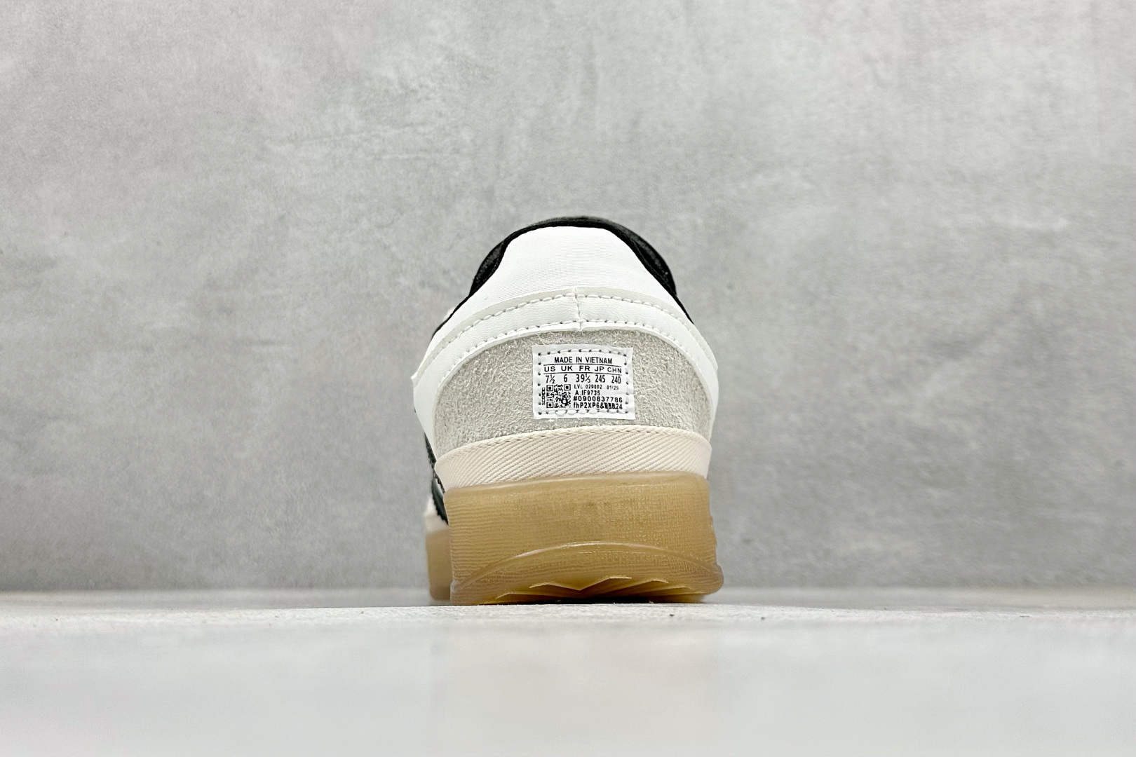 Bad Bunny x AD Gazelle Indoor Trainers 联名羚羊内训系列低帮复古百搭休闲运动德训风板鞋 IF9735