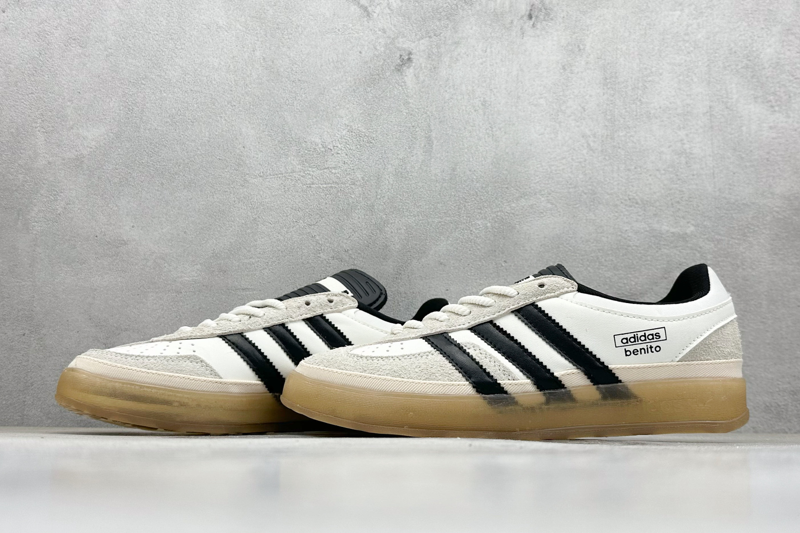 Bad Bunny x AD Gazelle Indoor Trainers 联名羚羊内训系列低帮复古百搭休闲运动德训风板鞋 IF9735