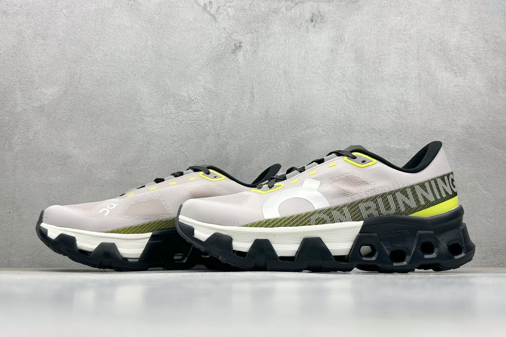 200 RS版 On昂跑 Cloudtilt Loewe 户外街头机能风跑步鞋 3ME1013