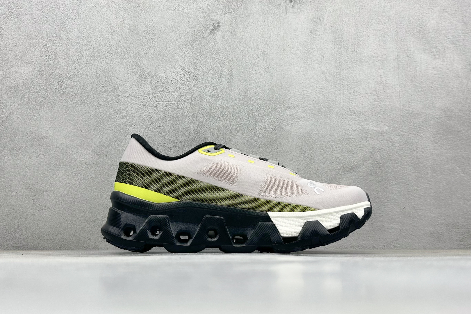 200 RS版 On昂跑 Cloudtilt Loewe 户外街头机能风跑步鞋 3ME1013