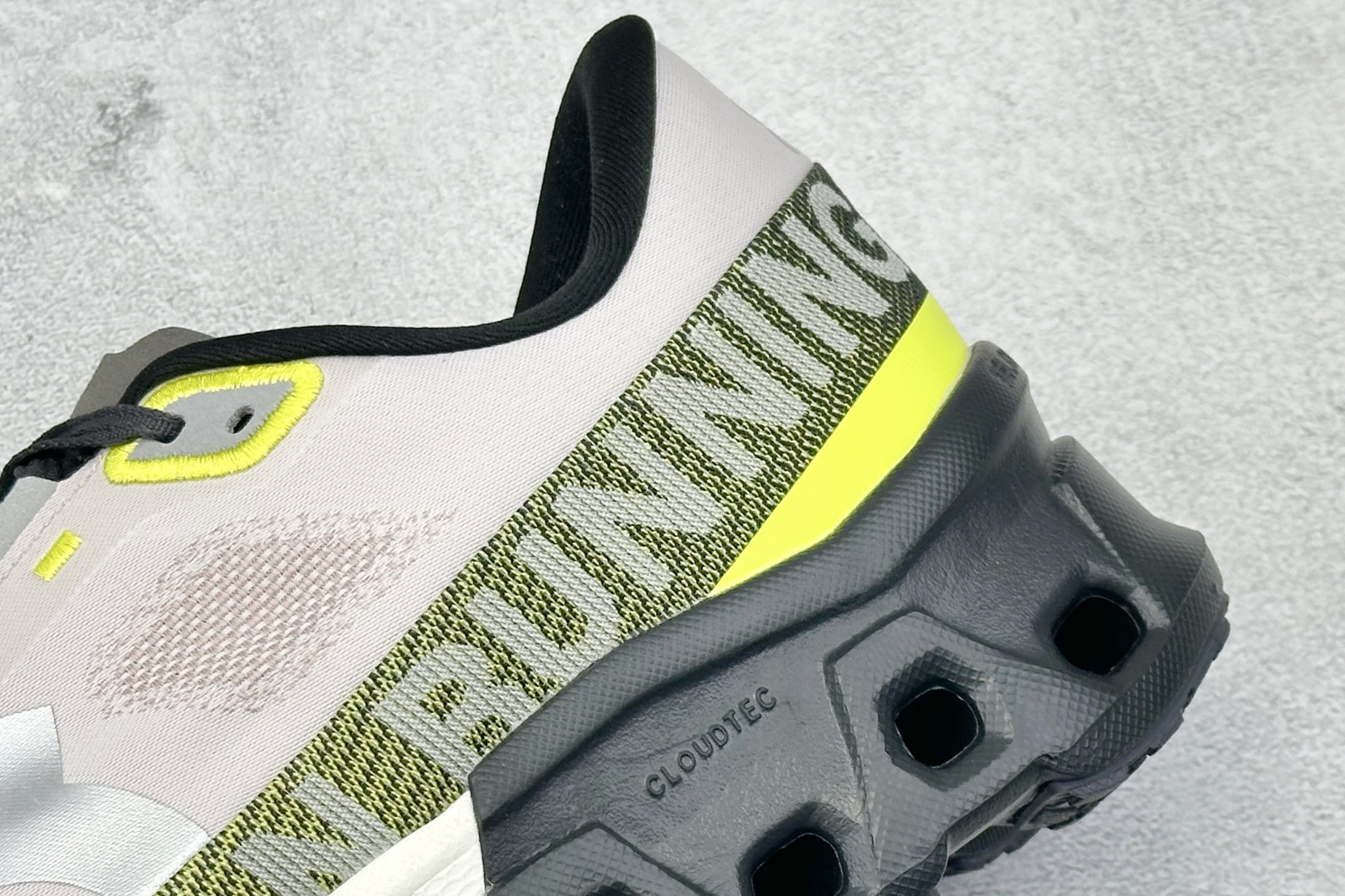 200 RS版 On昂跑 Cloudtilt Loewe 户外街头机能风跑步鞋 3ME1013