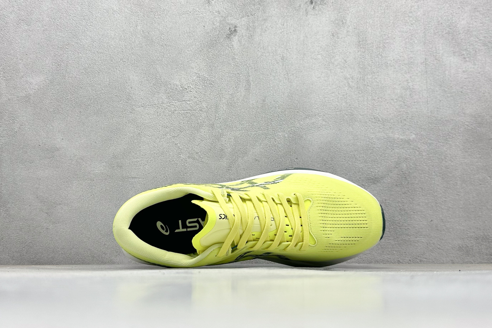 180 Asics SONICBLAST 运动跑步鞋 鞋款采用亚瑟士高回弹的FFTURBO及FF BLAST PLUS中底设计