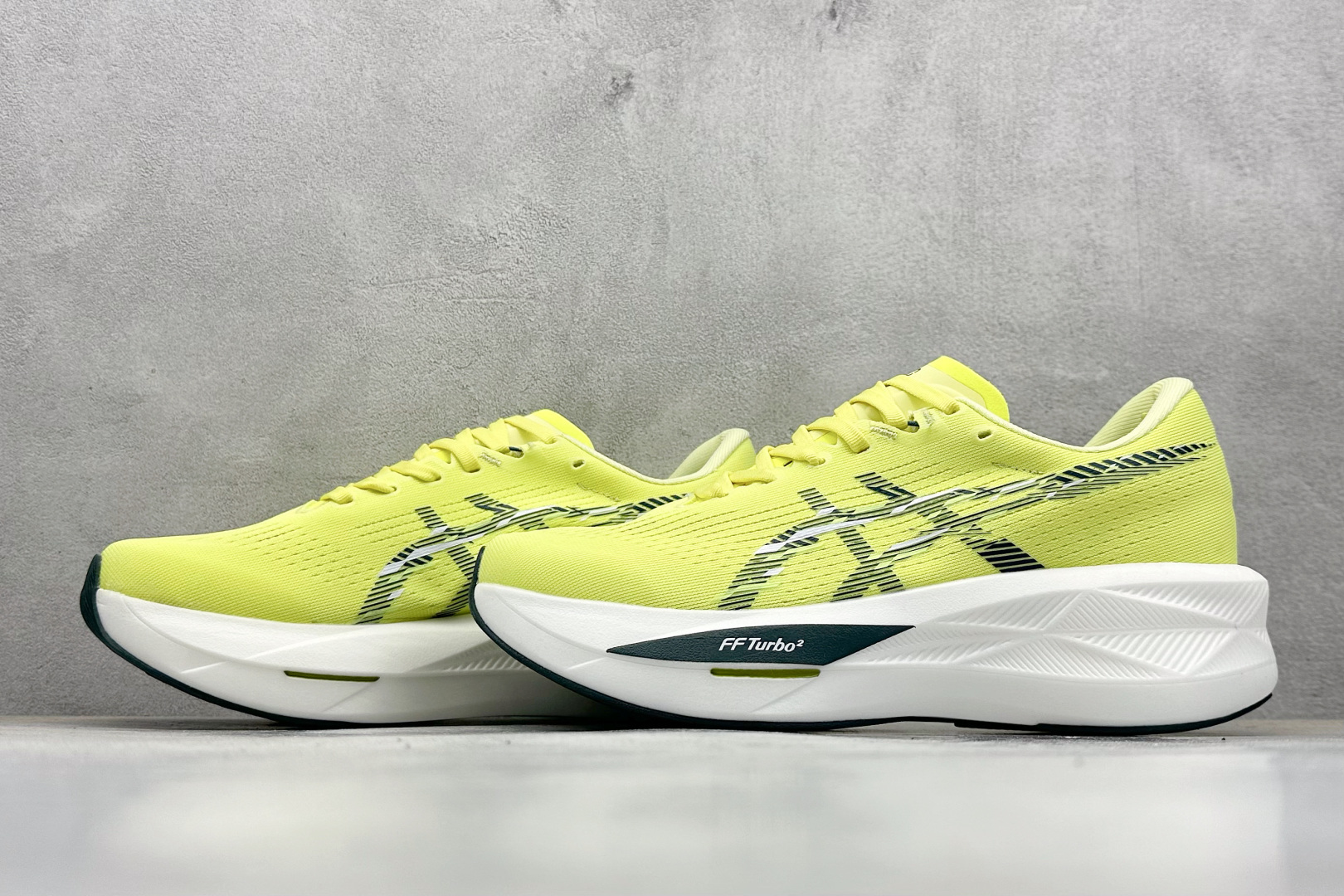180 Asics SONICBLAST 运动跑步鞋 鞋款采用亚瑟士高回弹的FFTURBO及FF BLAST PLUS中底设计