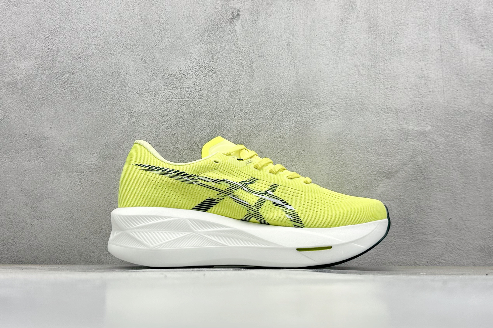 180 Asics SONICBLAST 运动跑步鞋 鞋款采用亚瑟士高回弹的FFTURBO及FF BLAST PLUS中底设计