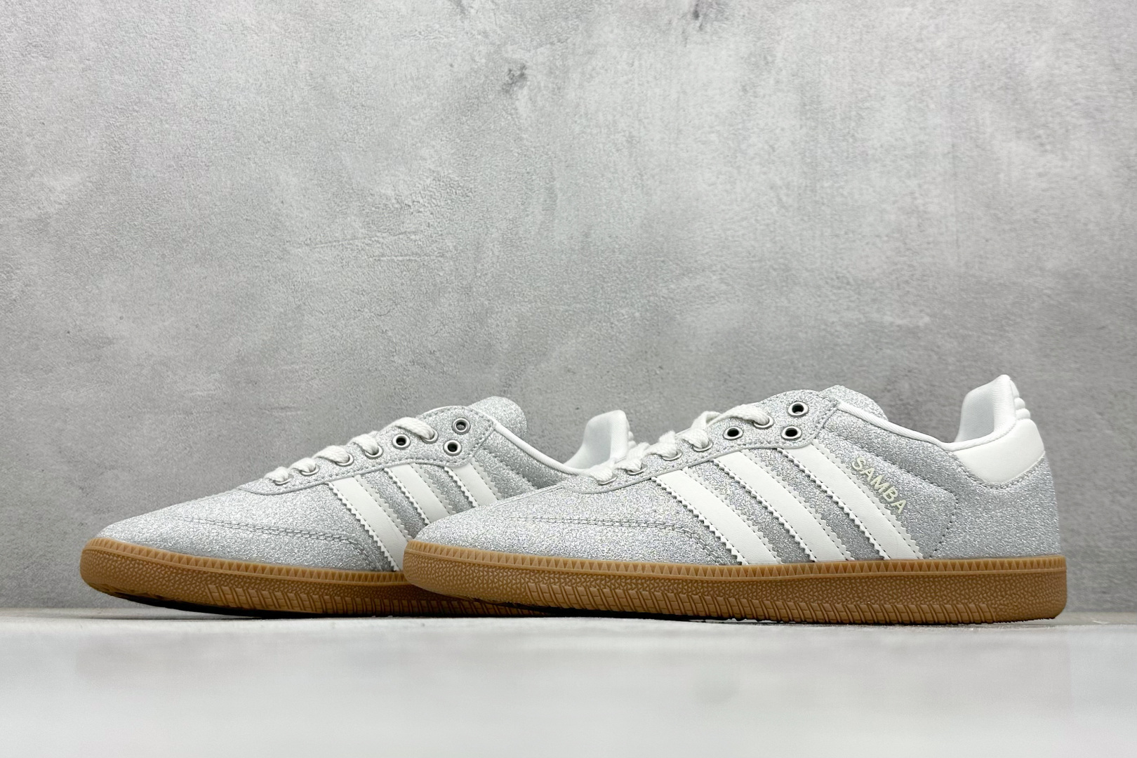 150 Adidas Originals Samba 阿迪达斯三叶草 桑巴舞系列绅士德训足球风百搭低帮休闲运动板鞋 KI6264