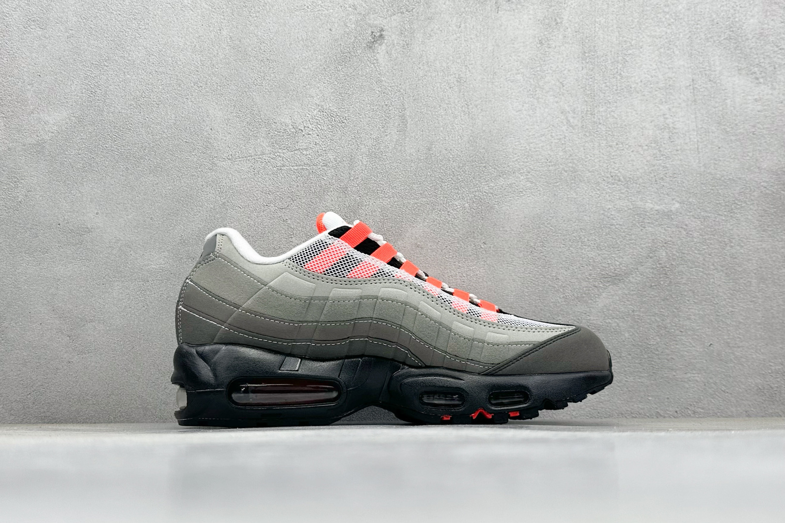 200 NK Air 95 黑灰红 织物气垫轻便低帮跑步鞋 AT2865-100-Chinese UA Cheap High Quatity Brand Clothes Bags handbags Sneakers wholesale wholesaler seller from China Factory suppliers Fashion Clothing Shoes best Quality Beautiful Price 200 NK Air 95 黑灰红 织物气垫轻便低帮跑步鞋 AT2865-100