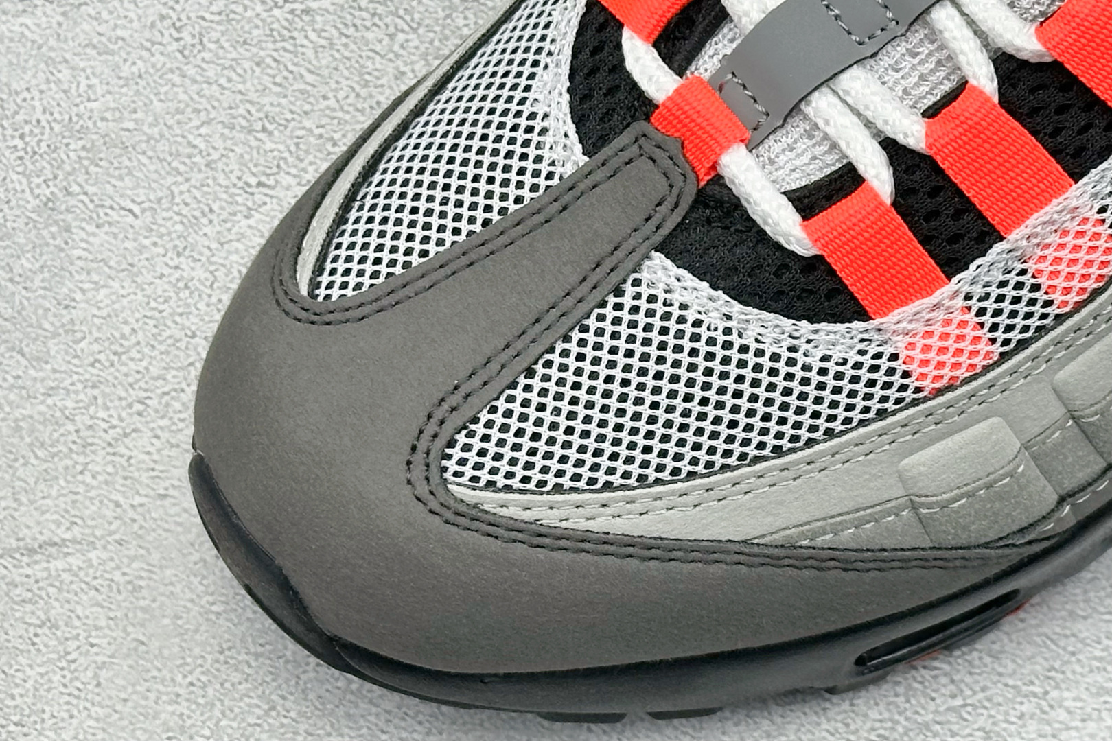 200 NK Air 95 黑灰红 织物气垫轻便低帮跑步鞋 AT2865-100-Chinese UA Cheap High Quatity Brand Clothes Bags handbags Sneakers wholesale wholesaler seller from China Factory suppliers Fashion Clothing Shoes best Quality Beautiful Price 200 NK Air 95 黑灰红 织物气垫轻便低帮跑步鞋 AT2865-100