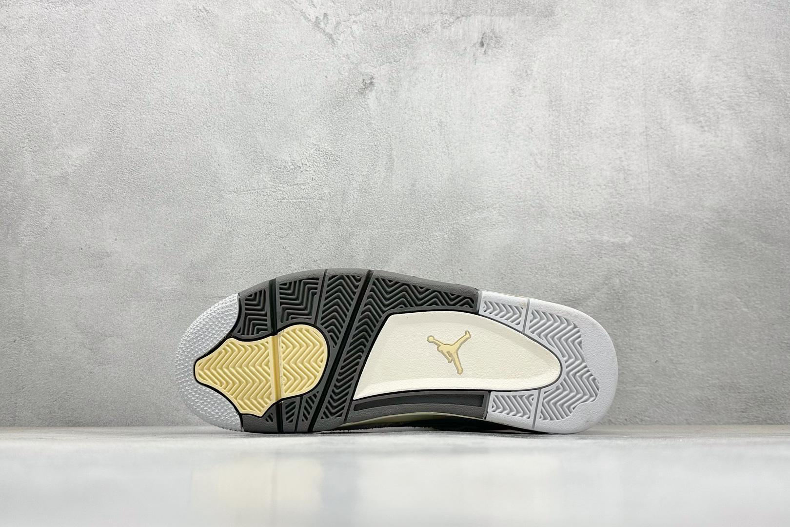 280 新F版Air Jordan AJ4 Retro 灰兔子 中帮篮球鞋 DV3742-021