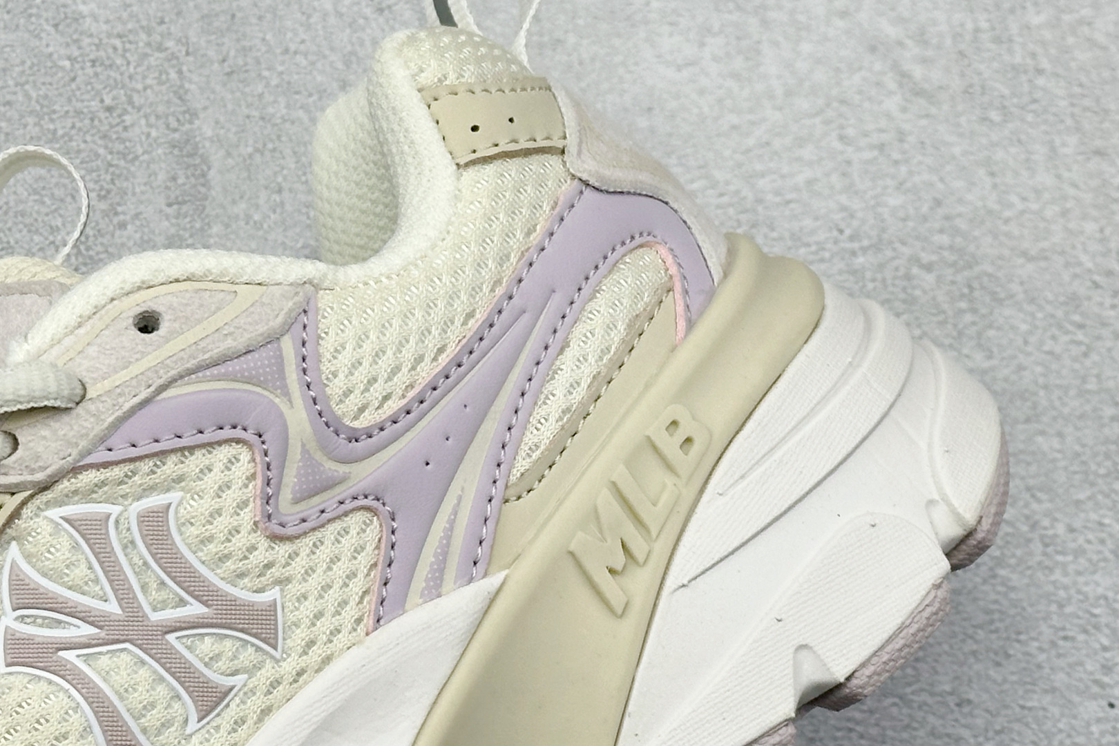 190 NY版MLB Chunky Curve Runner Speed NB 纽约洋基队 厚底休闲跑鞋 3ARNC055N-Chinese UA Cheap High Quatity Brand Clothes Bags handbags Sneakers wholesale wholesaler seller from China Factory suppliers Fashion Clothing Shoes best Quality Beautiful Price 190 NY版MLB Chunky Curve Runner Speed NB 纽约洋基队 厚底休闲跑鞋 3ARNC055N