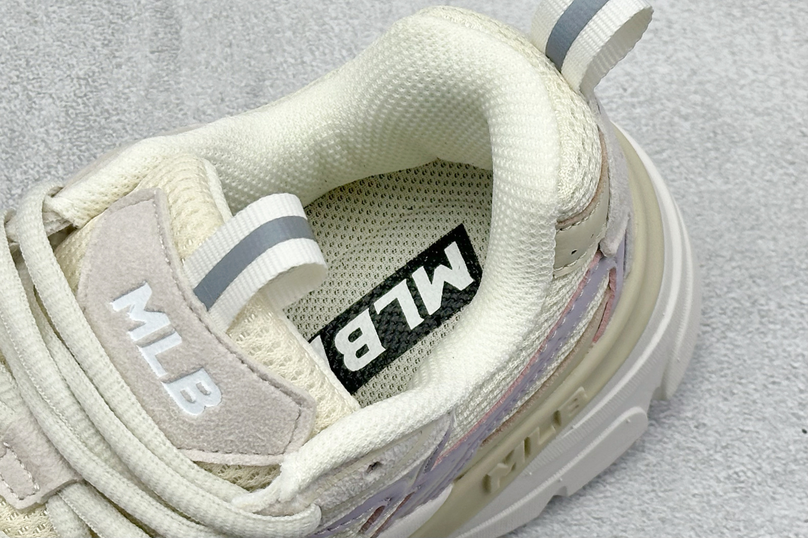 190 NY版MLB Chunky Curve Runner Speed NB 纽约洋基队 厚底休闲跑鞋 3ARNC055N-Chinese UA Cheap High Quatity Brand Clothes Bags handbags Sneakers wholesale wholesaler seller from China Factory suppliers Fashion Clothing Shoes best Quality Beautiful Price 190 NY版MLB Chunky Curve Runner Speed NB 纽约洋基队 厚底休闲跑鞋 3ARNC055N