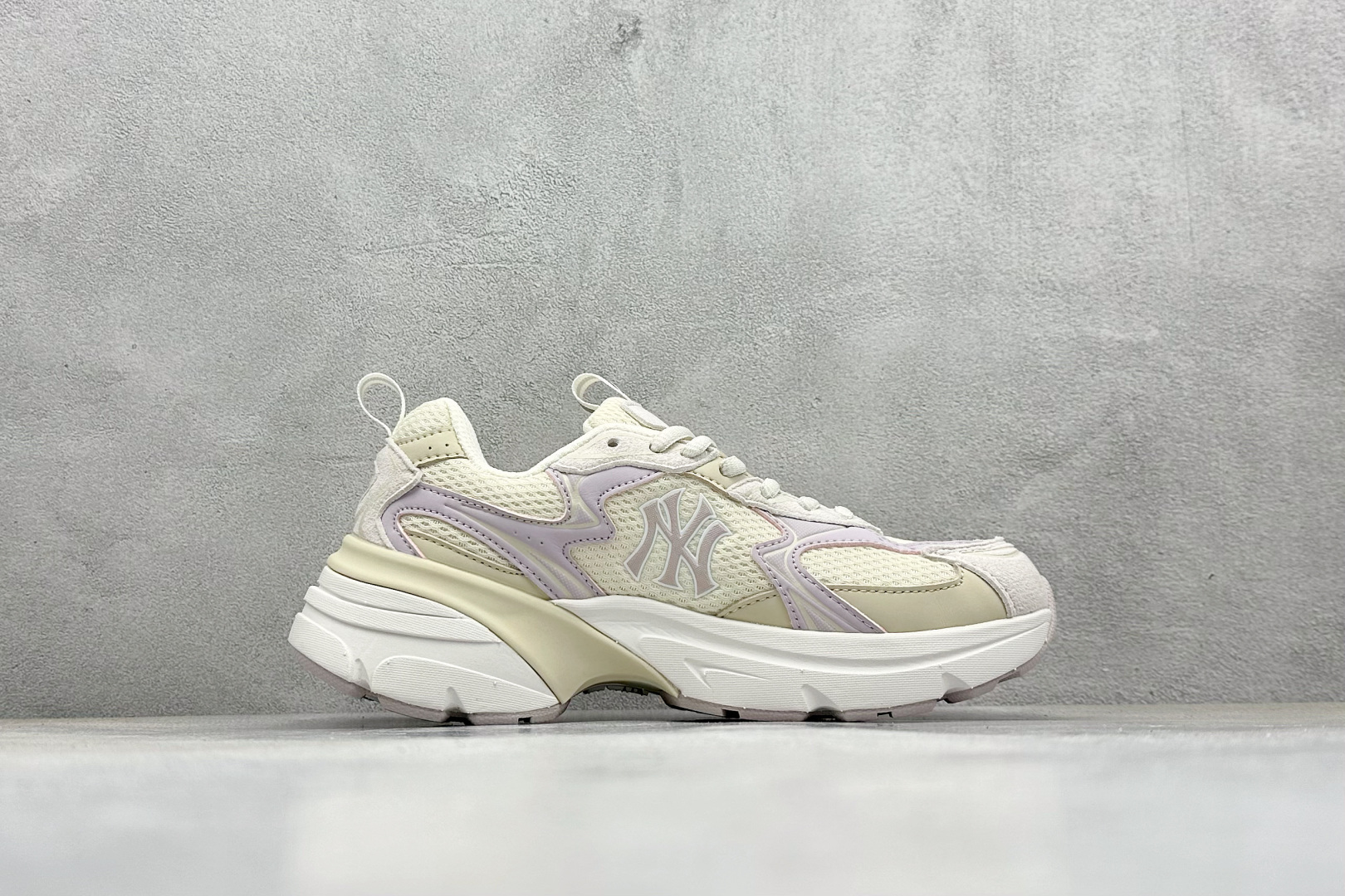 190 NY版MLB Chunky Curve Runner Speed NB 纽约洋基队 厚底休闲跑鞋 3ARNC055N-Chinese UA Cheap High Quatity Brand Clothes Bags handbags Sneakers wholesale wholesaler seller from China Factory suppliers Fashion Clothing Shoes best Quality Beautiful Price 190 NY版MLB Chunky Curve Runner Speed NB 纽约洋基队 厚底休闲跑鞋 3ARNC055N