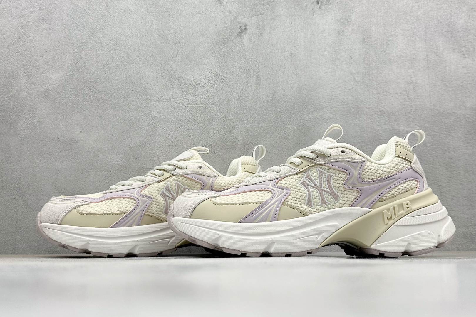 190 NY版MLB Chunky Curve Runner Speed NB 纽约洋基队 厚底休闲跑鞋 3ARNC055N-Chinese UA Cheap High Quatity Brand Clothes Bags handbags Sneakers wholesale wholesaler seller from China Factory suppliers Fashion Clothing Shoes best Quality Beautiful Price 190 NY版MLB Chunky Curve Runner Speed NB 纽约洋基队 厚底休闲跑鞋 3ARNC055N