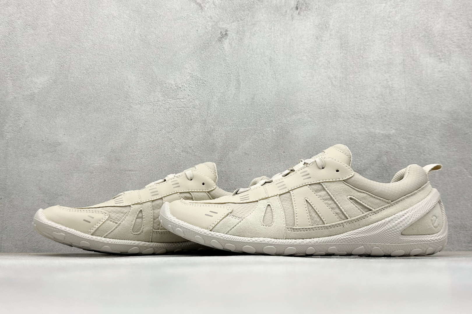 280 Ecco 爱步全新BIOM LITE系列创新薄底健步轻巧百搭赤足休闲鞋 802434