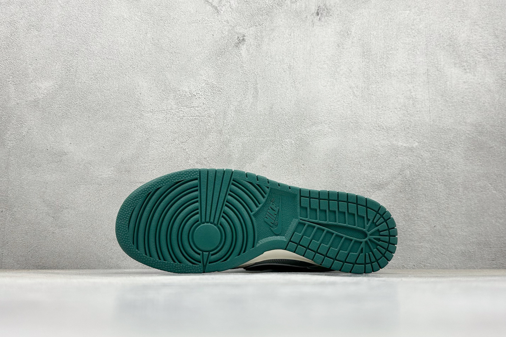 280 Nike SB Dunk Low “MLB联名——米灰绿小双勾” 高端定制 低帮休闲板鞋 SJ2025-001