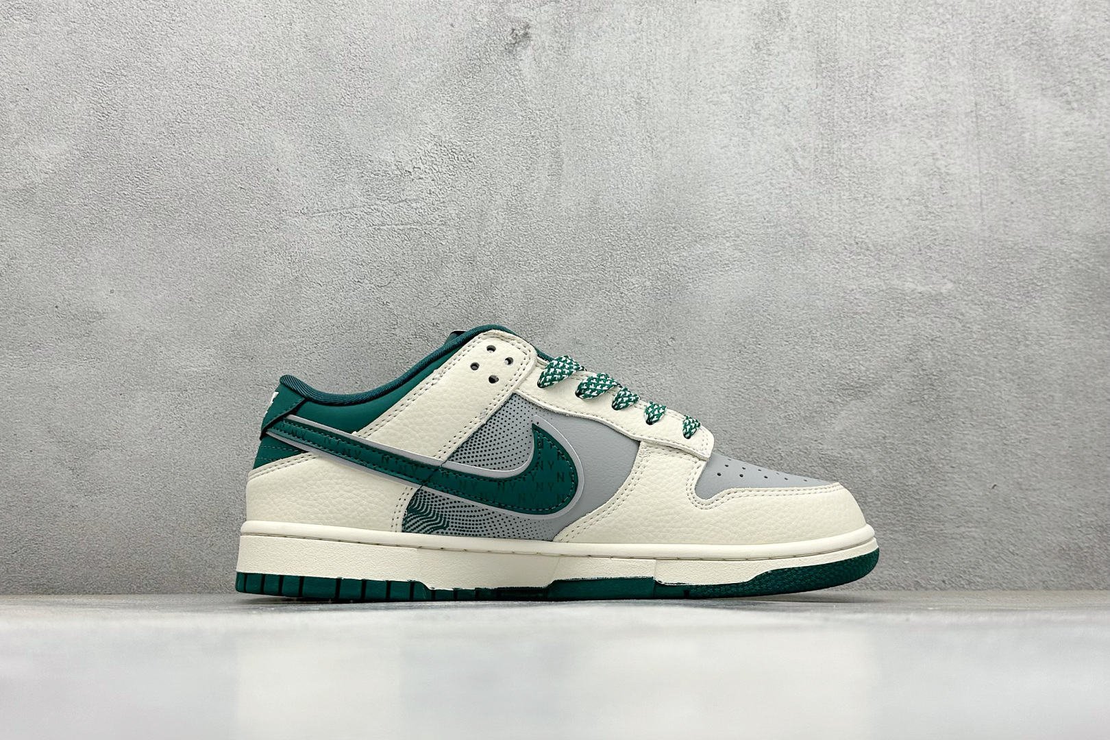 280 Nike SB Dunk Low “MLB联名——米灰绿小双勾” 高端定制 低帮休闲板鞋 SJ2025-001