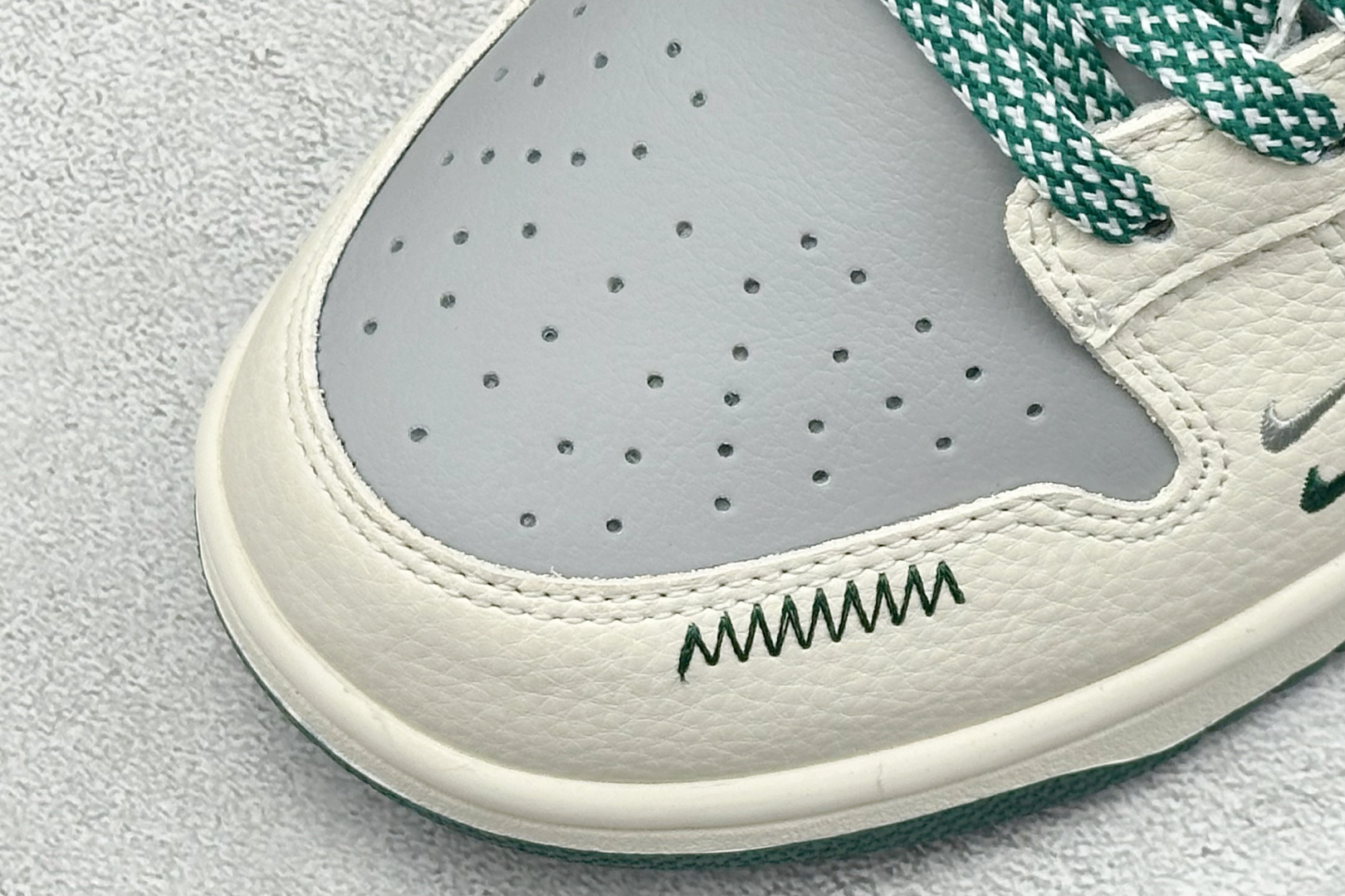 280 Nike SB Dunk Low “MLB联名——米灰绿小双勾” 高端定制 低帮休闲板鞋 SJ2025-001