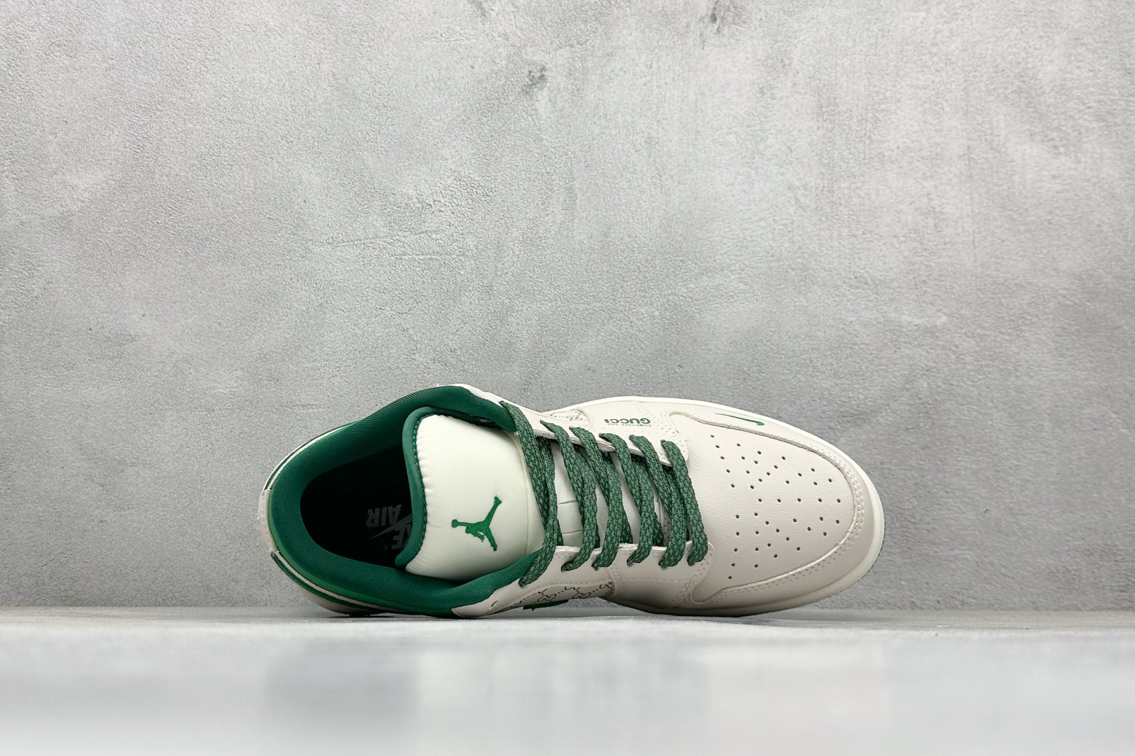 280 Nike Jordan Air Jordan 1 x GUCCI 米绿小勾 QD1988-001-Chinese UA Cheap High Quatity Brand Clothes Bags handbags Sneakers wholesale wholesaler seller from China Factory suppliers Fashion Clothing Shoes best Quality Beautiful Price 280 Nike Jordan Air Jordan 1 x GUCCI 米绿小勾 QD1988-001