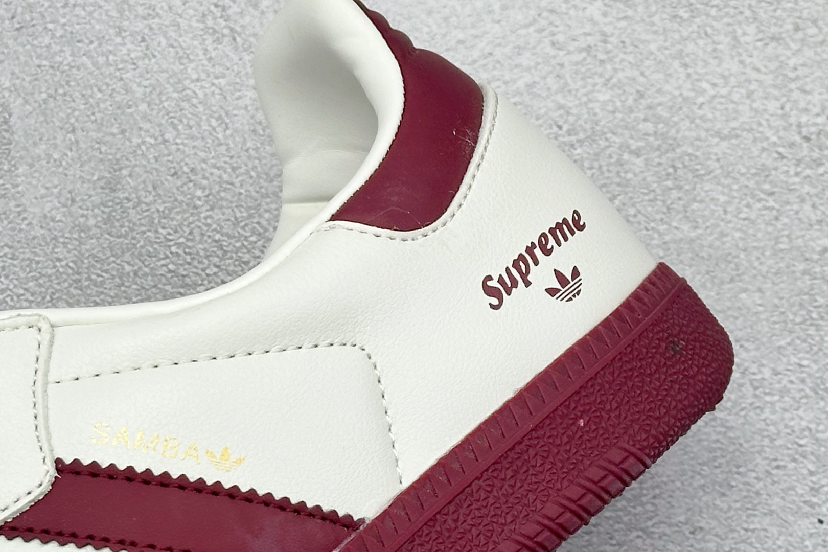 160 adidas originals Samba x Supreme 灰红 桑巴舞系列复古经典轻便板鞋 GJ75813