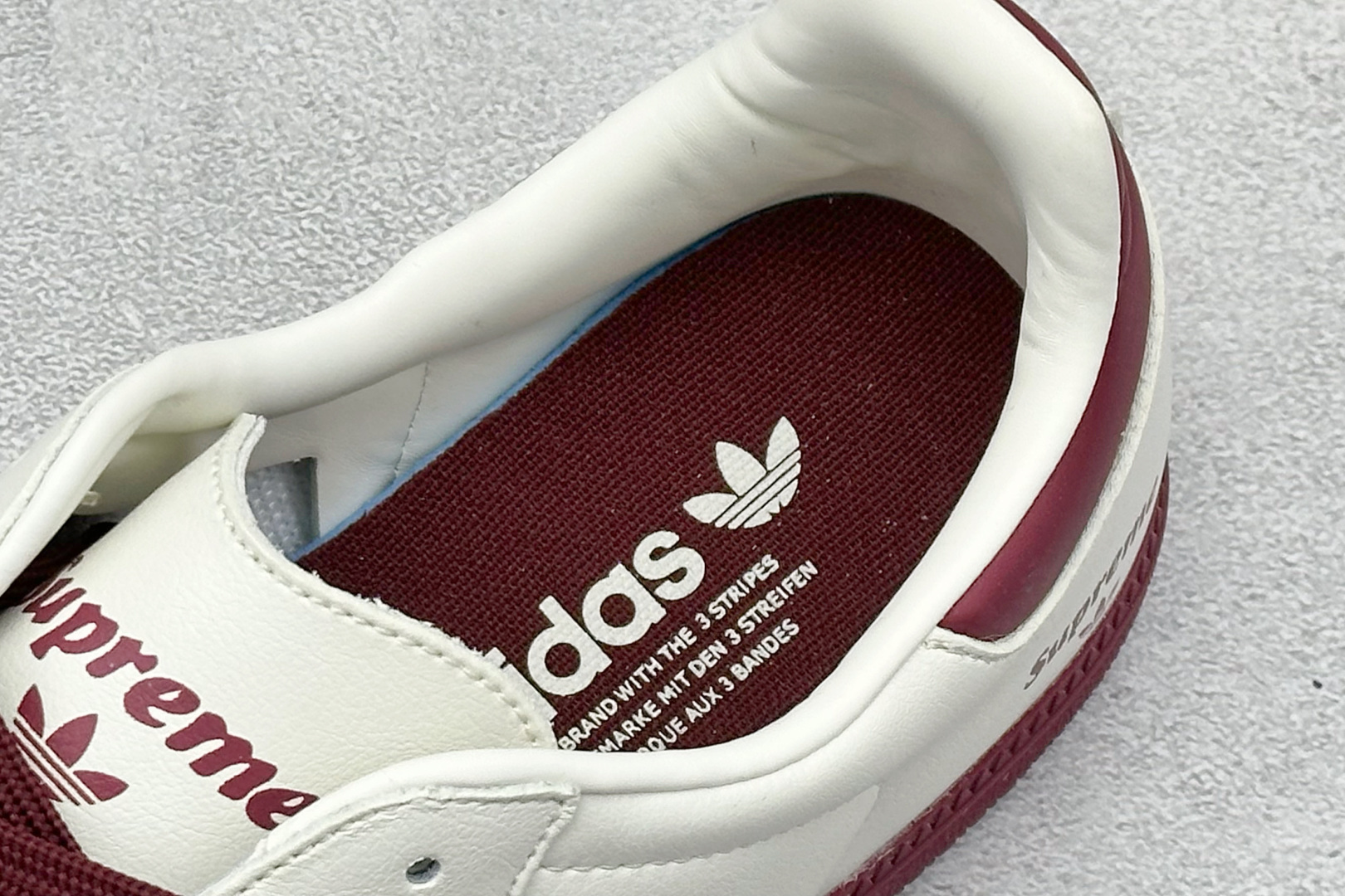 160 adidas originals Samba x Supreme 灰红 桑巴舞系列复古经典轻便板鞋 GJ75813