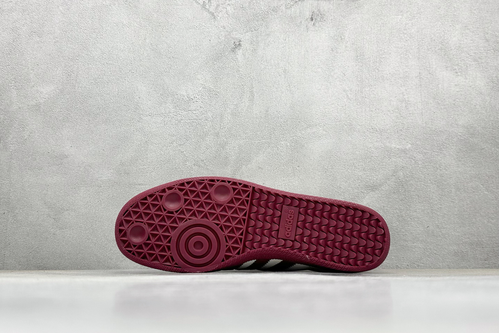 160 adidas originals Samba x Supreme 灰红 桑巴舞系列复古经典轻便板鞋 GJ75813