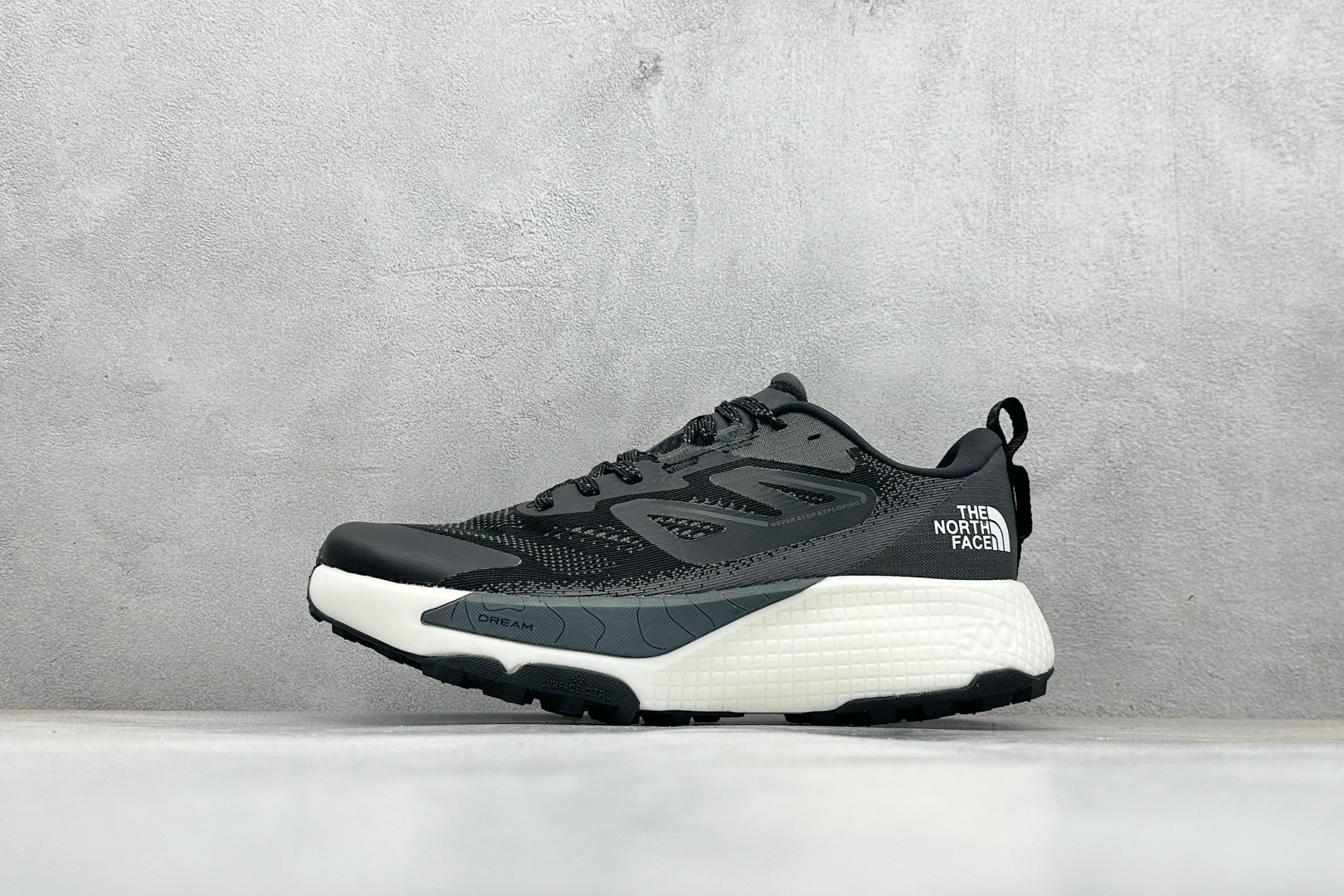 最新配色集合
北面The North Face Altamesa 500  圆头系带减震耐磨低帮越野徒步鞋