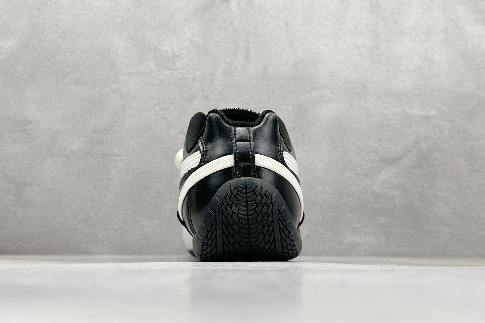 230 S2版Ferrari x Puma Speedcet 联名彪马低帮复古运动休闲赛车跑鞋 404391-01