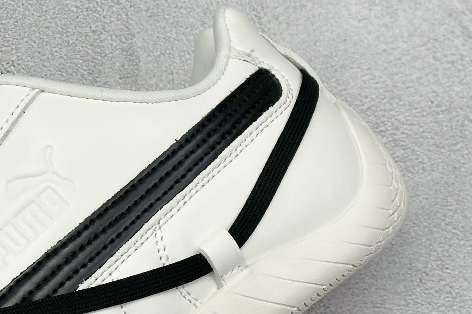 230 S2版Ferrari x Puma Speedcet 联名彪马低帮复古运动休闲赛车跑鞋 404390-01