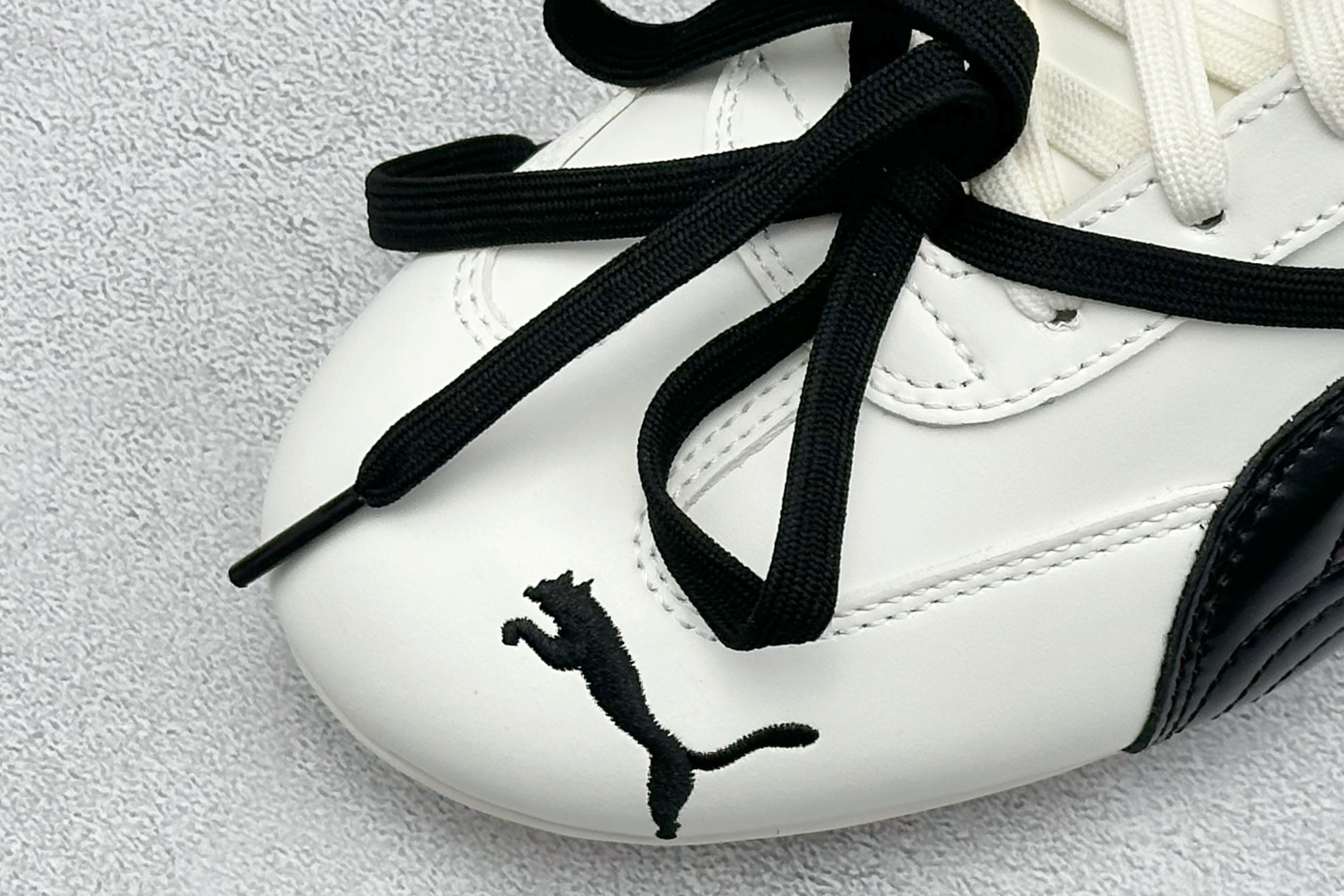 230 S2版Ferrari x Puma Speedcet 联名彪马低帮复古运动休闲赛车跑鞋 404390-01