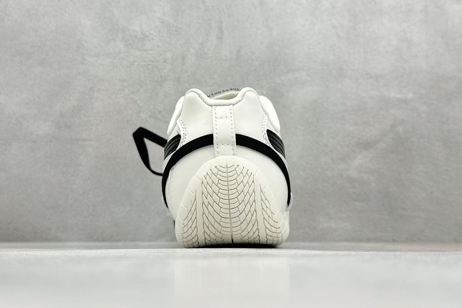 230 S2版Ferrari x Puma Speedcet 联名彪马低帮复古运动休闲赛车跑鞋 404390-01