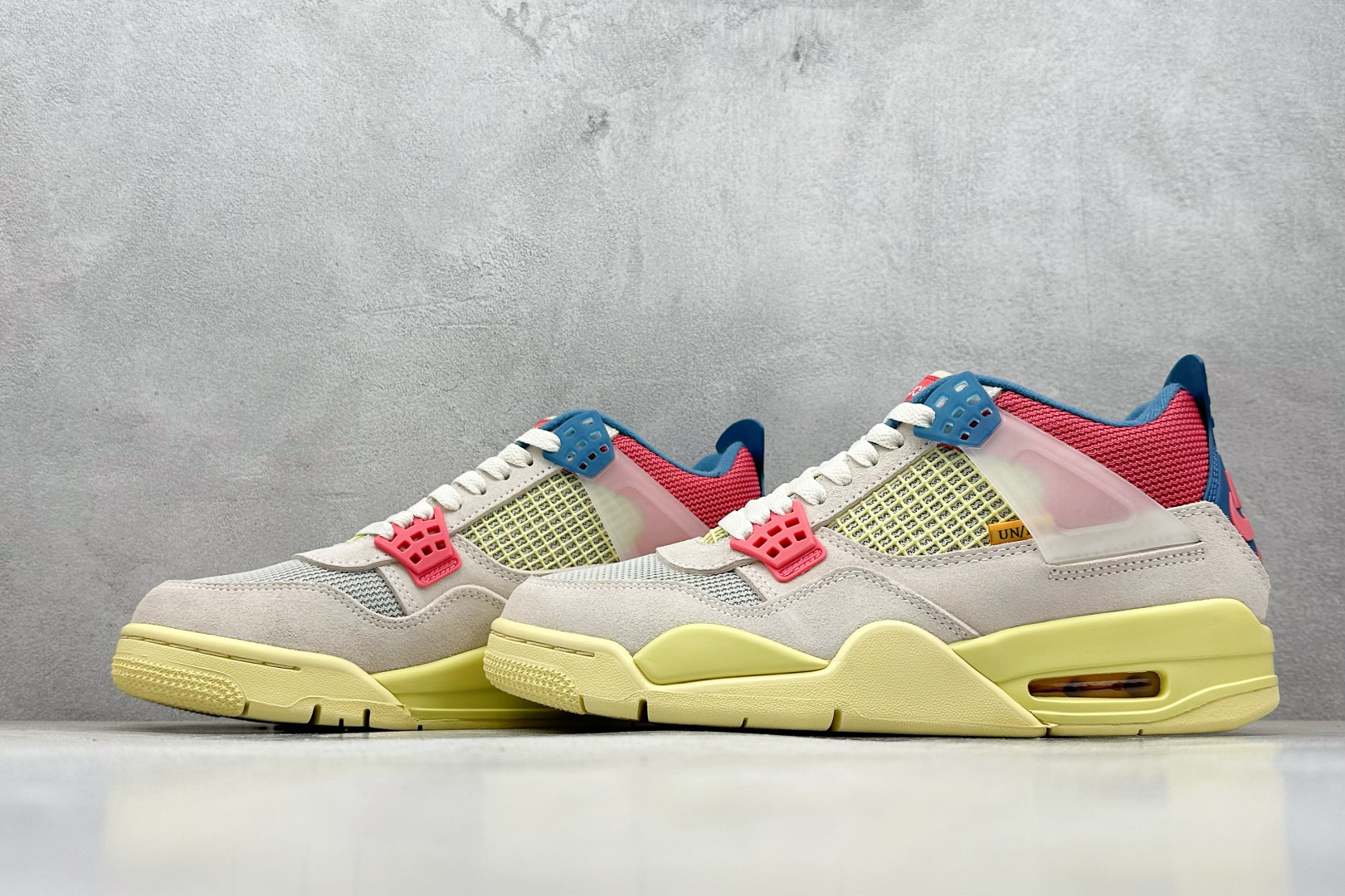 终端放店新F版Air Jordan AJ4 Retro 粉联名 中帮篮球鞋原楦原纸板同源开发 完美呈现乔