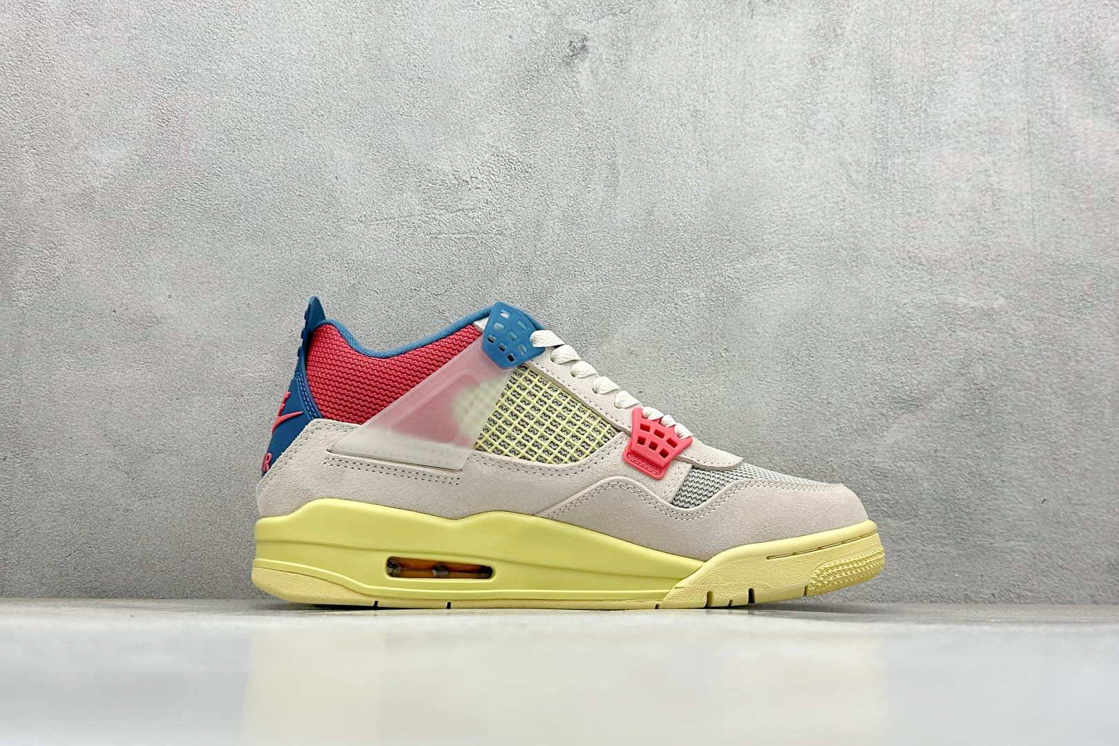 终端放店新F版Air Jordan AJ4 Retro 粉联名 中帮篮球鞋原楦原纸板同源开发 完美呈现乔