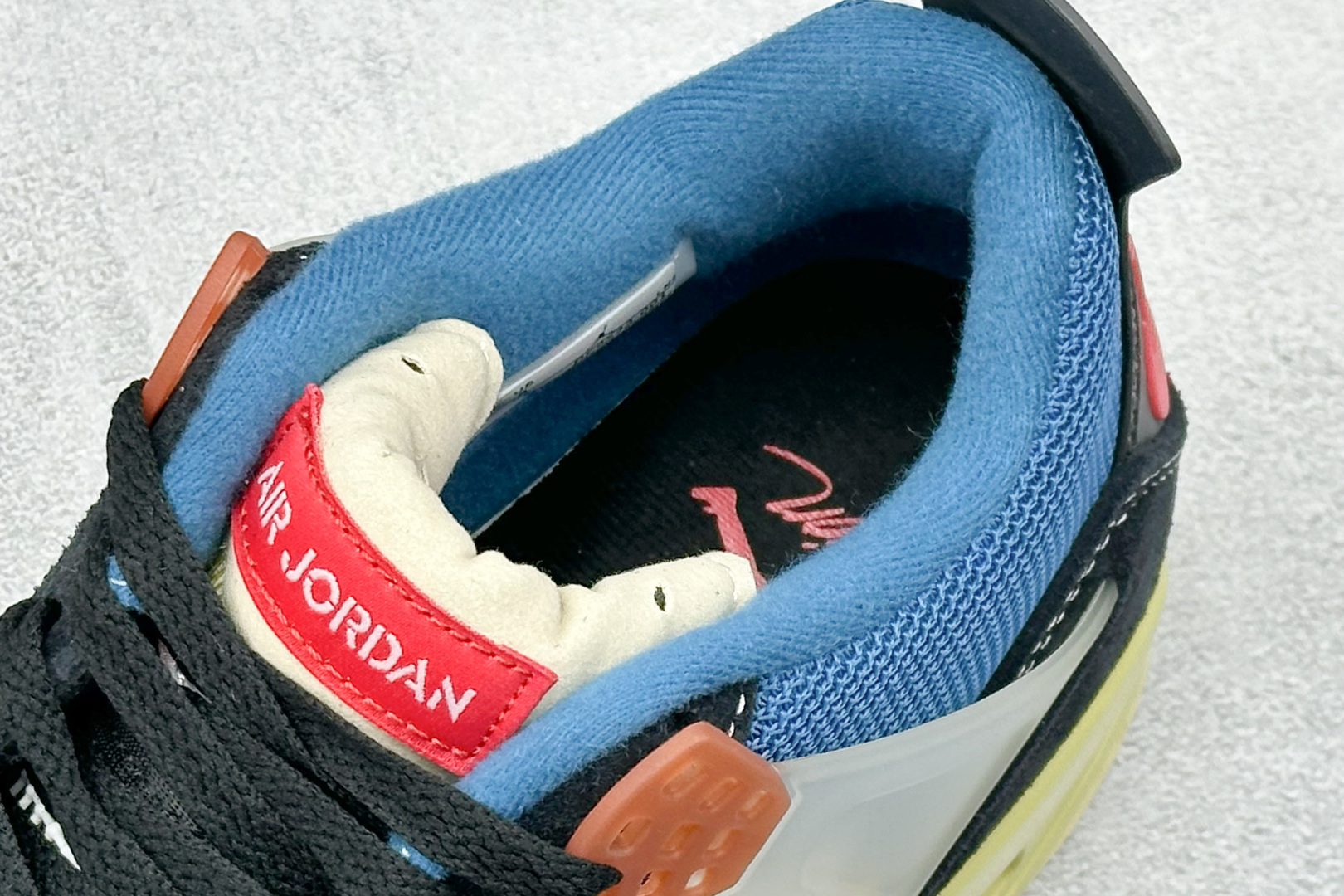 终端放店新F版Air Jordan AJ4 Retro 黑蓝联名 中帮篮球鞋原楦原纸板同源开发 完美呈现